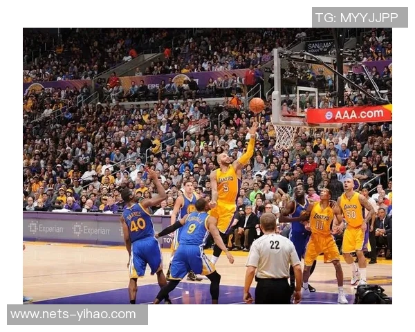 17年勇士与湖人对决回顾:历史交锋与经典瞬间的深度分析 17年勇士与湖人对决回顾:历史交锋与经典瞬间的深度分析